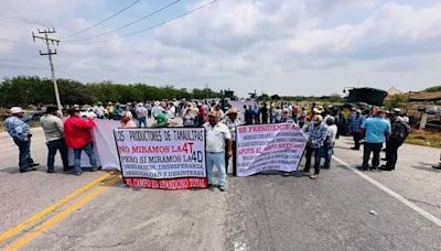 Productores de sorgo bloquean carretera en Tamaulipas