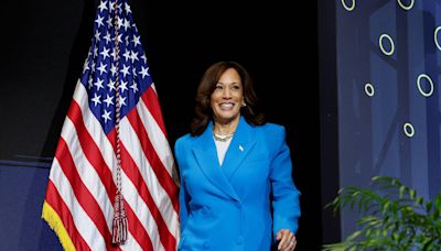 Leitores defendem que Biden 'passe o bastão' para Kamala Harris