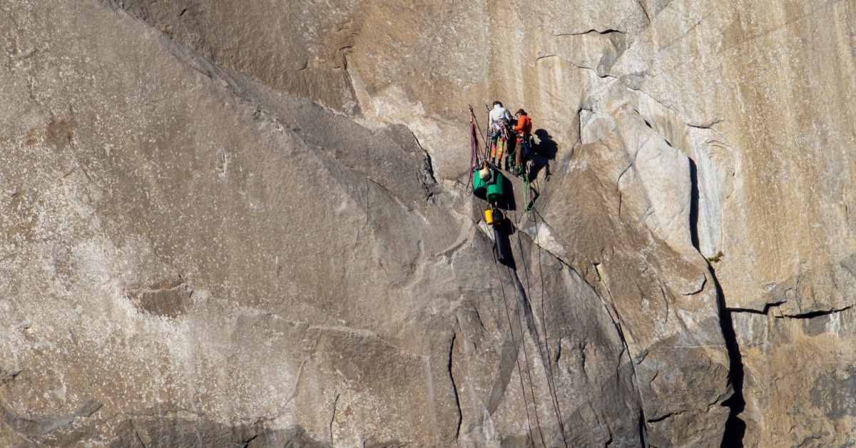 Hiker Recalls Daughter’s Haunting Last Words Before Slipping From Cliff