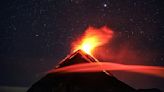 不要眨眼！網傳瓜地馬拉「火山頂2秒狂閃電」
