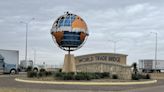 Laredo officials vow to better tame truck backlog on border roadways