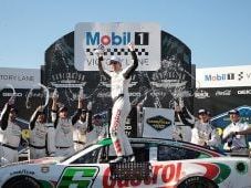 Brad Keselowski snaps 110-race drought, scores Darlington victory