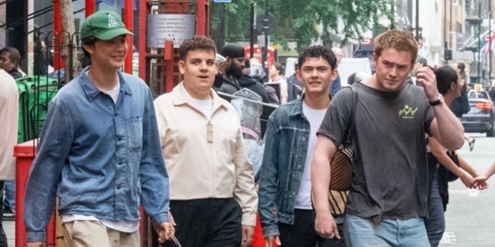 ‘Heartstopper’ Stars Joe Locke, Kit Connor, William Gao & Tobie Donovan Hang Out In London Ahead of Season 3 Premiere