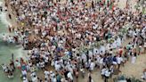 Cientos de personas celebran en Río de Janeiro el día de la diosa africana Iemanjá