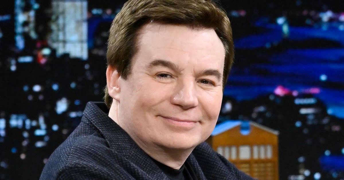 Fans praise Mike Myers' silver fox look at rare red carpet appearance: 'The man looks good'