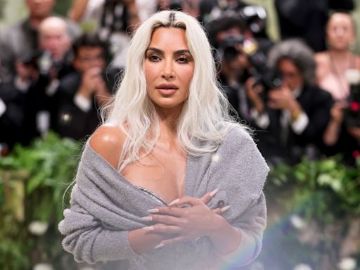 Kim Kardashian prête à tout pour rester jeune, elle a succombé aux injections de sperme de saumon comme Jennifer Aniston