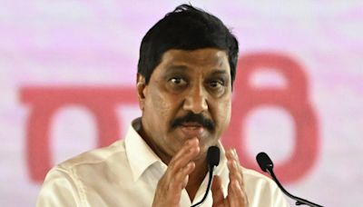 Andhra Pradesh R&B Minister orders repair of over 8,000 km of damaged roads in State
