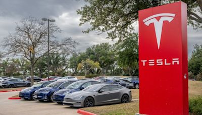 Tesla’s Head of Human Resources Exits as Staff Upheaval Spreads