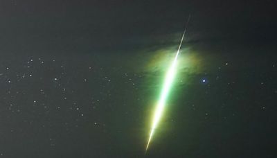 Early evening meteor shower peaks tonight: How to tell your Draconid meteors from your Taurids