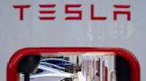 Autos eléctricos de GM podrán usar red de carga de Tesla