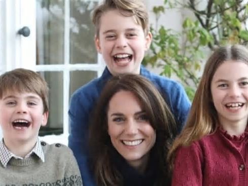 Filhos de Kate Middleton e William têm papel fundamental no tratamento de câncer da mãe, diz fonte. Saiba qual!