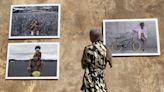 La fotógrafa Naomi Hobson presenta en Rabat un singular viaje a la Australia aborigen