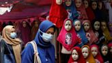 誇張！印尼14名女學生被師強制剃頭 只因「這個」沒戴好