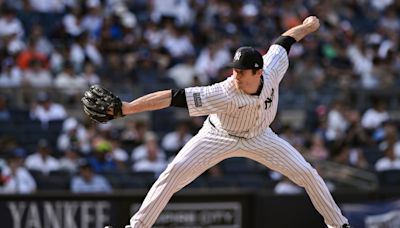 Yankees add lefty Tim Hill to bullpen 2 days after his release by majors-worst White Sox