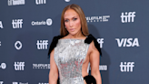 TIFF 2024: Jennifer Lopez luce revelador ‘vestido de la venganza’