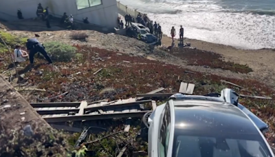 1 dead after cars go over ledge near Cliff House in San Francisco