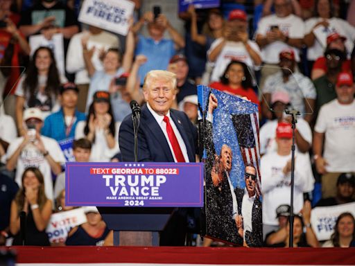 Atlanta Mayor Andre Dickens disputes Trump's claims at rally: Fact check