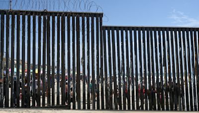 ¿Por qué cayeron los arrestos por cruces ilegales en la frontera de México y Estados Unidos?