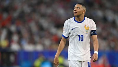 Jornal espanhol alfineta Mbappé após eliminação na Euro: 'Messi tinha 4 Bolas de Ouro na sua idade'