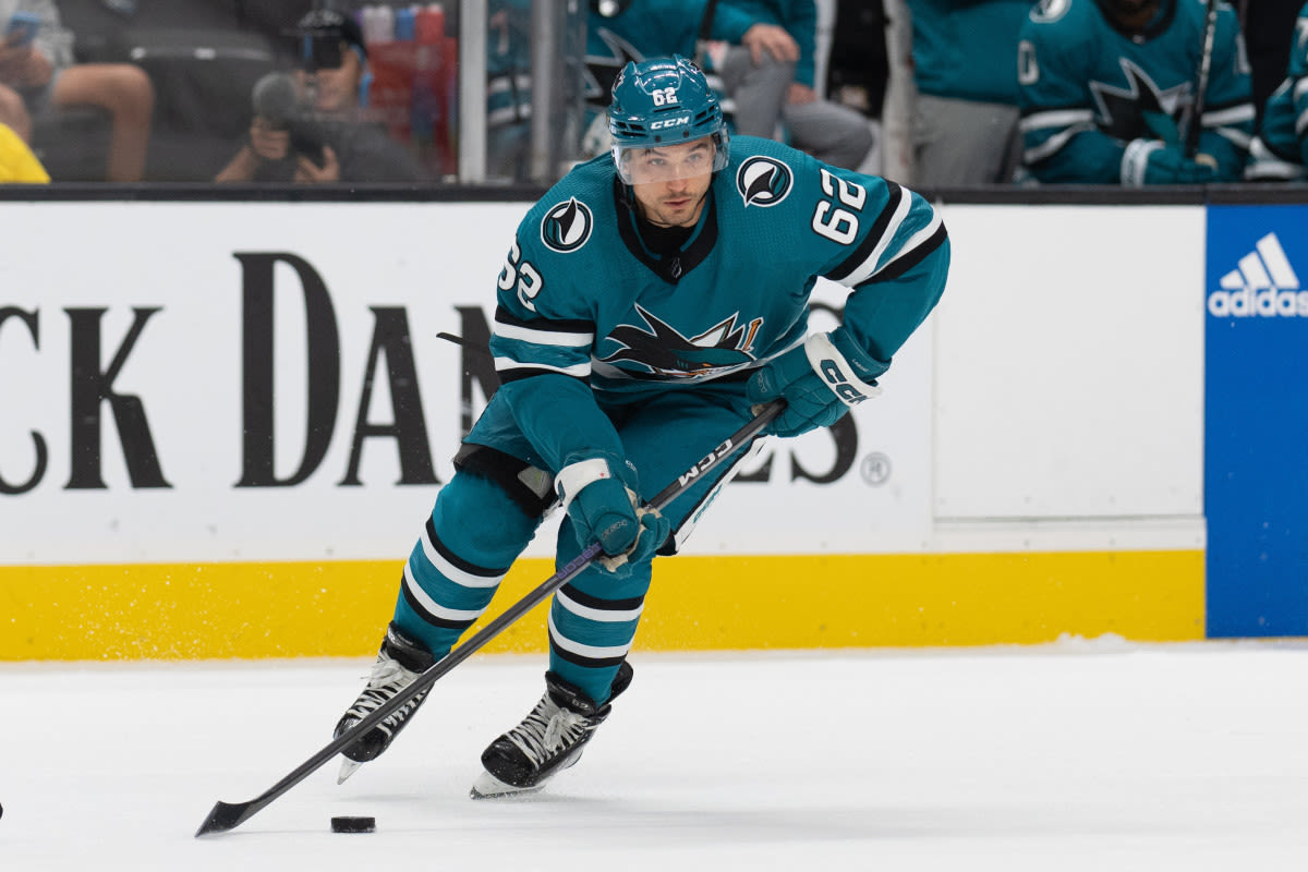 Sharks' Kevin Labanc Will Sign PTO With Devils