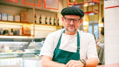 Llegó de Francia hace 35 años y hoy abre un restaurante con sello francés, especializado en pollo a las brasas: “No soy un cocinero moderno”