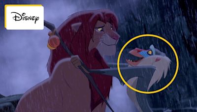 Le Roi Lion : appuyez sur pause à 1 heure et 21 minutes, et écoutez bien cette réplique de Rafiki. Vous n'avez rien remarqué de bizarre ?