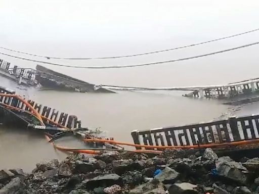 Karnataka: Kali River Bridge Collapses In Karwar; Driver Of Truck That Fell Into Water Rescued