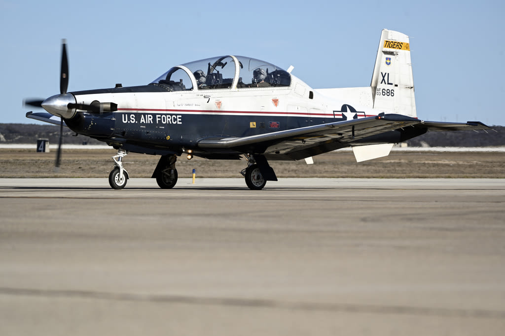 Air Force pilot dies after his ejection seat activated