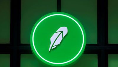 Robinhood receives SEC notice about potential action against crypto unit, shares slip By Investing.com