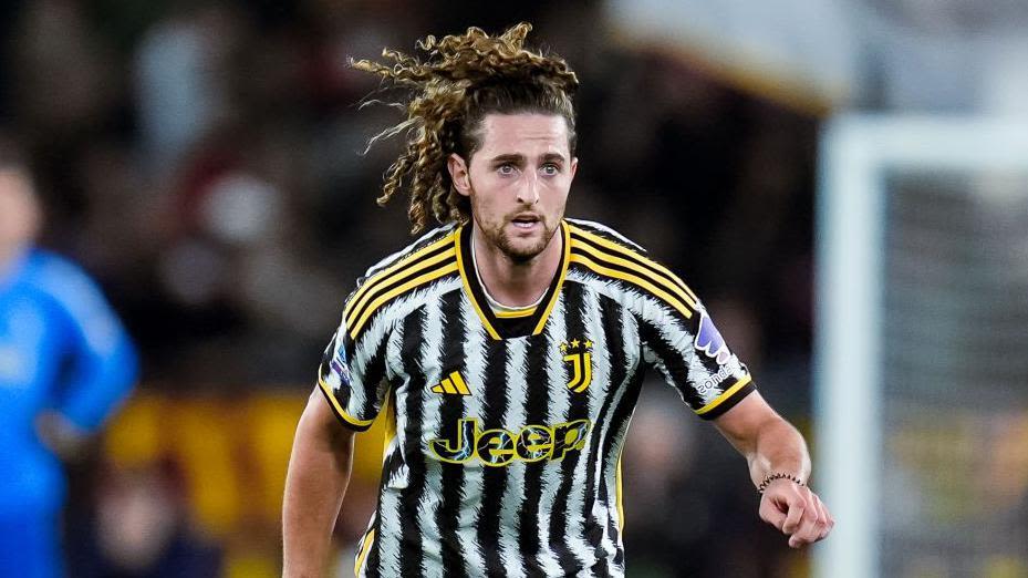 France midfielder Rabiot leaves Juventus