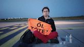 Detenidos ocho activistas climáticos que irrumpieron en pistas de aeropuerto de Fráncfort