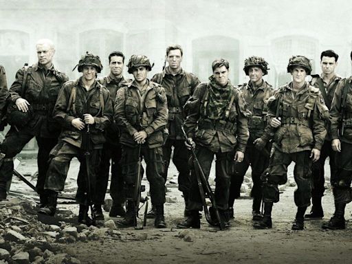 “He was the one who made Easy Company tough”: Real-Life WW2 Veteran Vindicated David Schwimmer’s Band of Brothers Character After Show Turned Him...