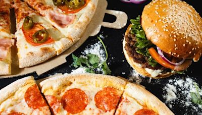 Hamburpizza, una opción ideal para compartir con amigos y no gastar mucho: cómo se hacer | Por las redes