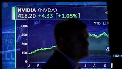 Nancy Pelosi invierte más en acciones de Nvidia Por Investing.com