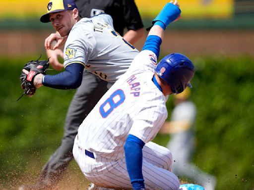 Chicago Cubs give up 3 runs in 8th to lose to Milwaukee Brewers 3-1