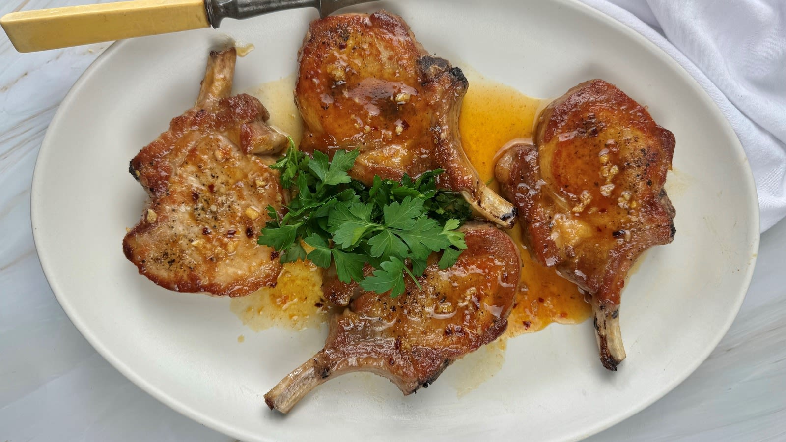 Sweet And Spicy Apricot-Glazed Pork Chops Recipe
