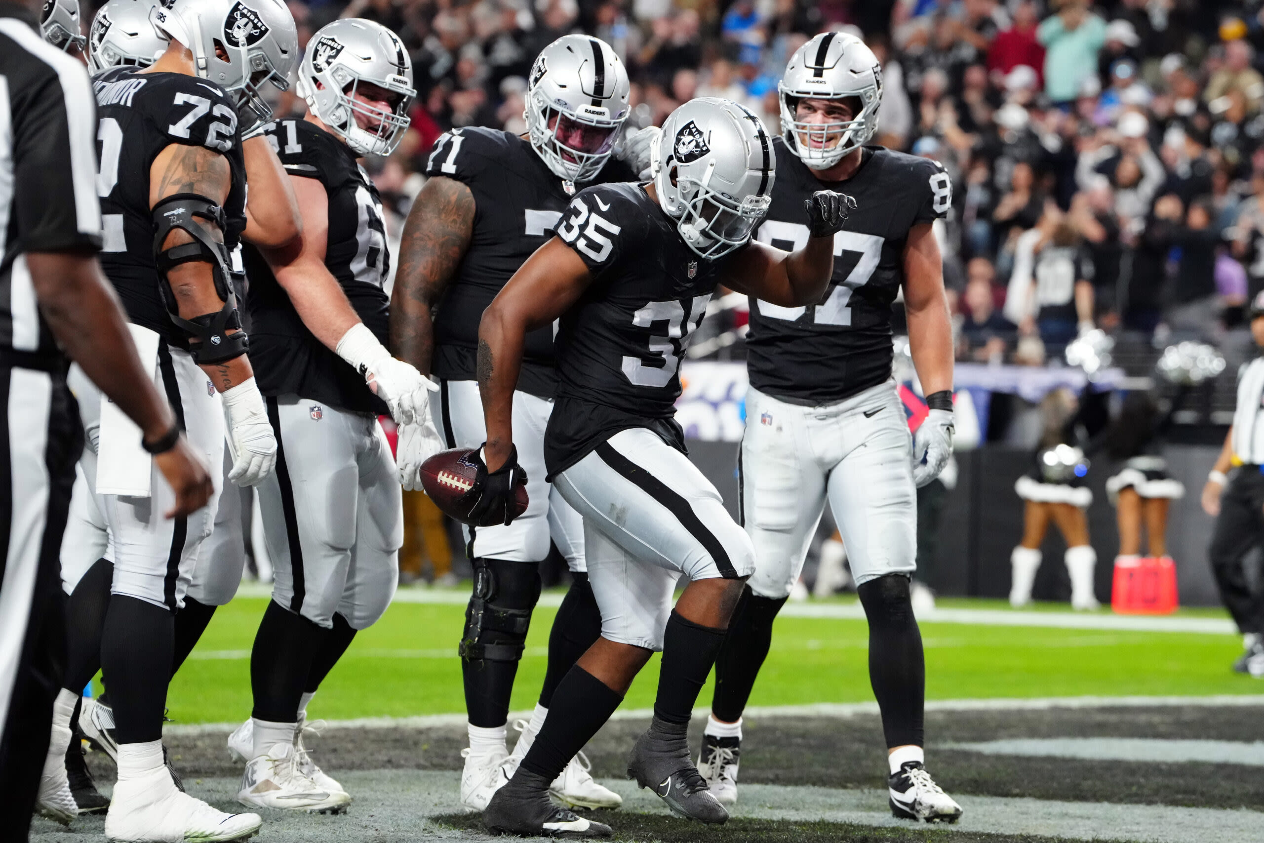 Raiders RB Zamir White named breakout candidate ahead of 2024 season