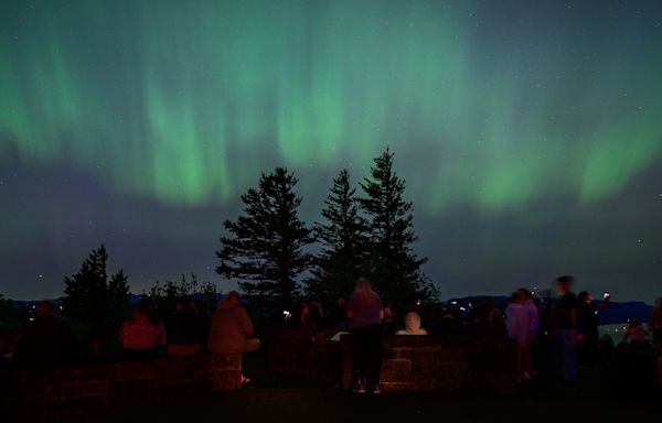 Americans can see Northern Lights aurora tonight - maps show best spots