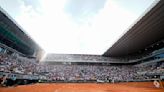 L'état de forme de Djokovic et Alcaraz, le doute Nadal, des outsiders inconstants: les questions qui se posent avant Roland-Garros