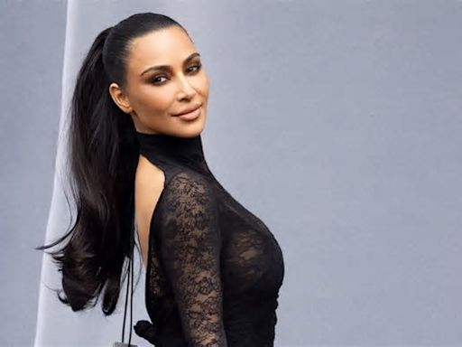 Kim Kardashian apuesta por llevar sneakers desgastados