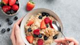 Cómo preparar avena para el desayuno: más allá de la avena con leche