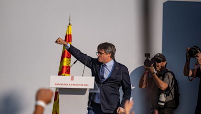 Así se materializó la fuga de Carles Puigdemont: sombreros de paja, distracciones y muros de manifestantes