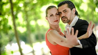 Él es argentino y ella alemana: se enamoraron y hoy llevan el tango y el folclore a todo el mundo