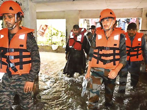 Fire Brigade, Army, NDRF, police mobilised for rescue operations as Pune gets flooded; Indian Air Force on standby