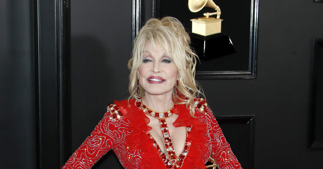 Dolly Parton Says a Musical About Her Life Is Broadway Bound