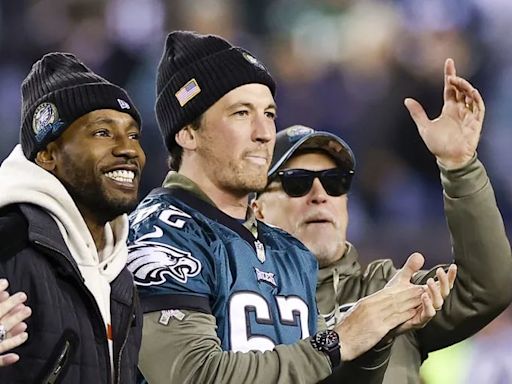 Eagles superfan Miles Teller to join ESPN’s ‘Manningcast’ tonight with Peyton and Eli