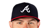 Freddie Freeman shines with three hits against Braves