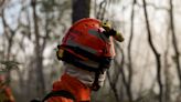 Bombeiros seguem combatendo incêndio no pantanal de Cáceres