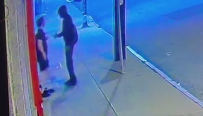 2 men robbed at gunpoint outside downtown Buffalo bar