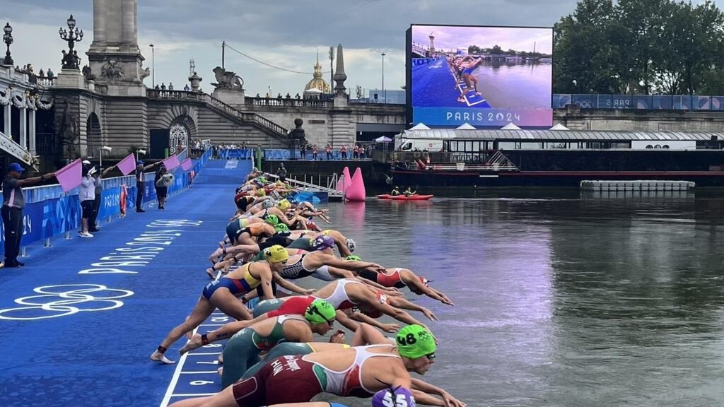 Women triathlon contenders finally dive into River Seine at Paris Olympics